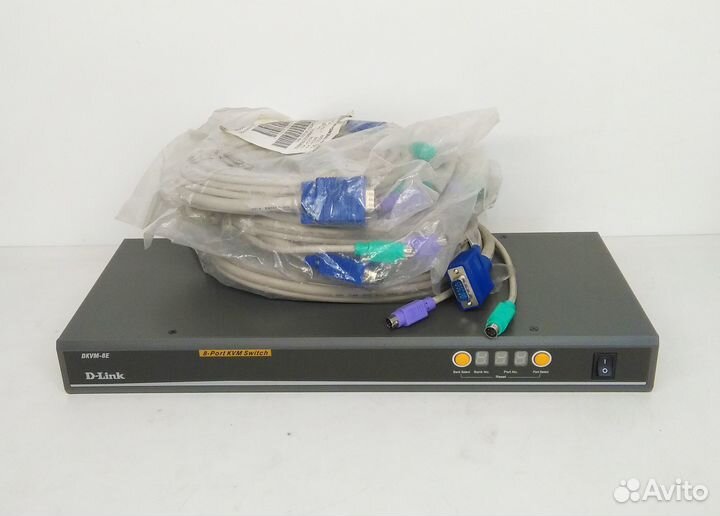 KVM-переключатель D-Link 8 портов. Комплект