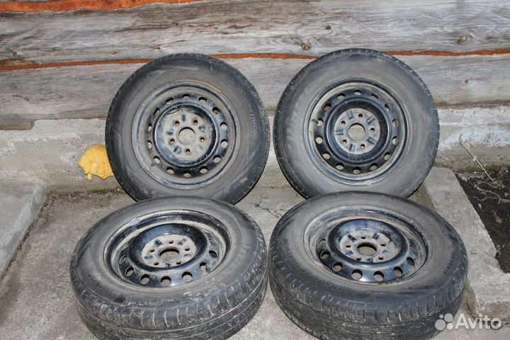 R14 Viatti Strada Asimmetrico 185/70, PCD 5x114.3 DIA 60.1