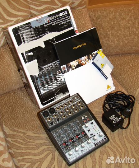 Микшерный пульт Behringer Xenyx 802 компакт Микшер