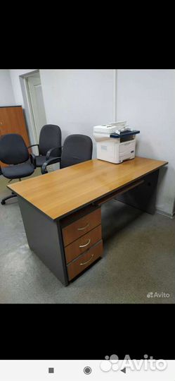Офисный стол