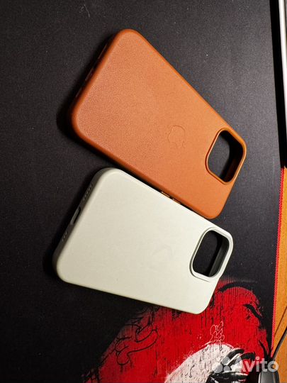 Кожанный и силиконовый чехол iPhone 13 Pro