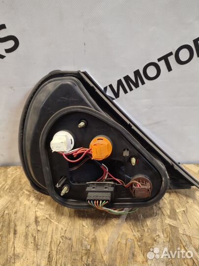 Фонарь задний правый Jaguar XJ X350 aj30