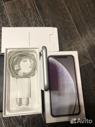 iPhone Xr, 64 ГБ