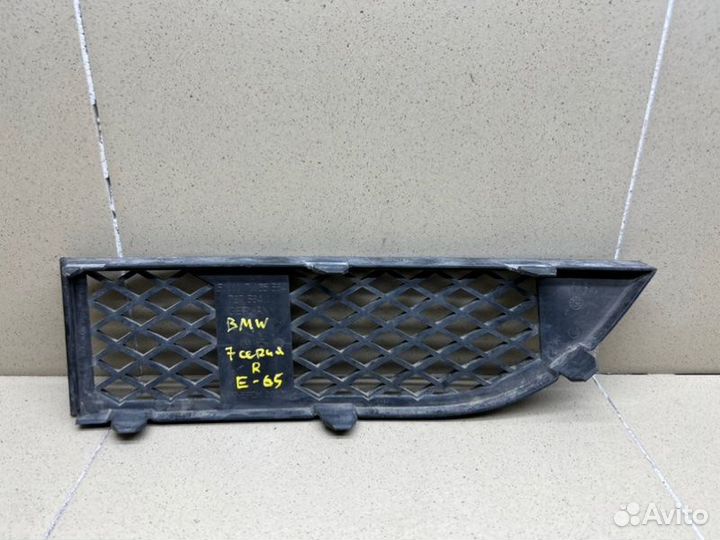 Решетка переднего бампера правая Bmw 7-Серия