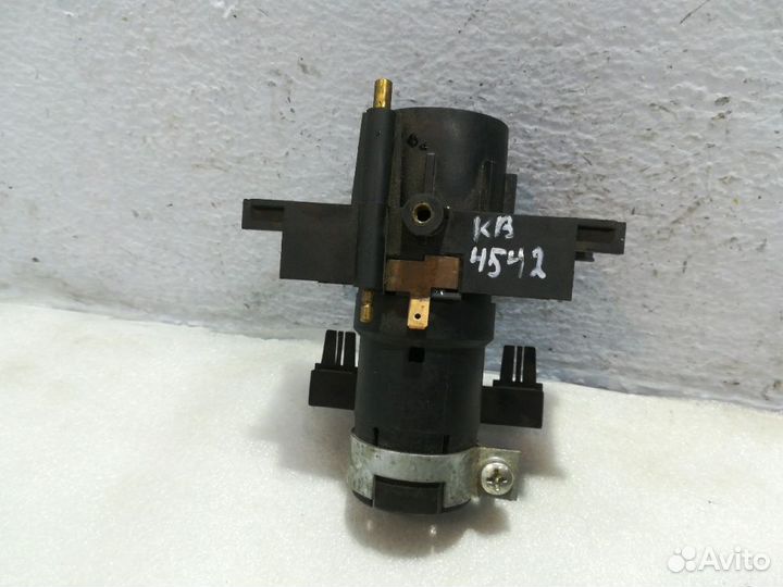 Кронштейн переключателей skoda felicia