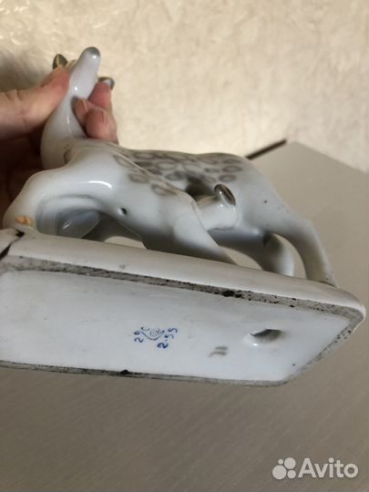 Статуэтка Олениха с олененком