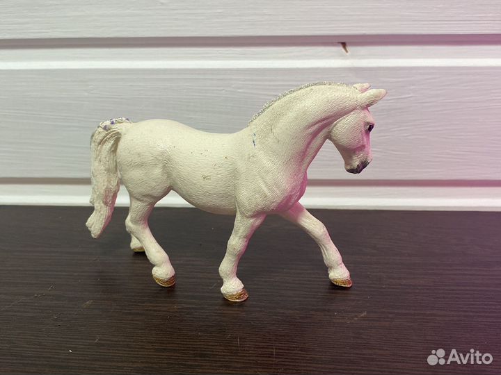 Фигурки лошадей schleich