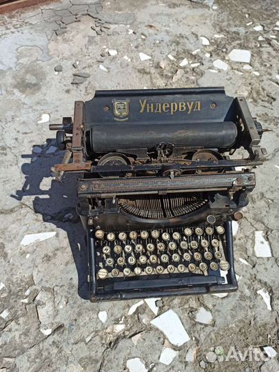 Печатные машинки Ундервуд и Adler Favorit