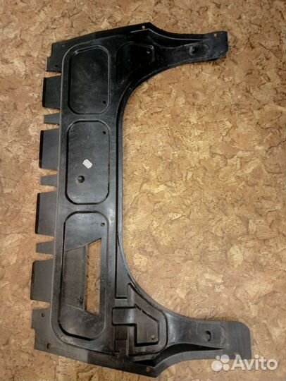 Пыльник 6R0 825 237 D