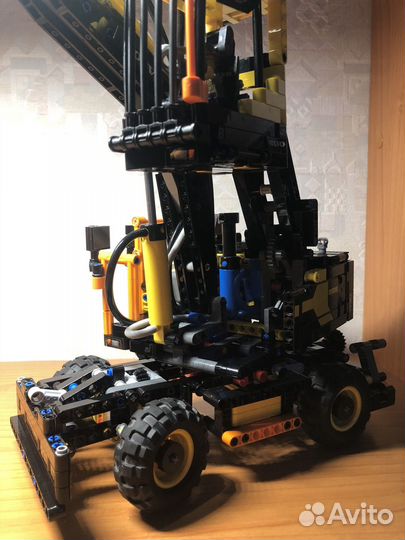Lego technic 42053 экскаватор volvo