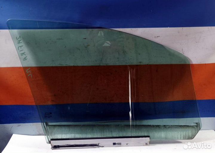 Стекло двери переднее левое Opel Zafira B 2005