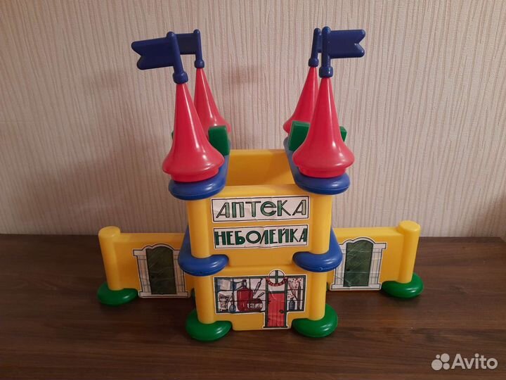 Развивающие игрушки,конструкторы,кубики,глад.доска