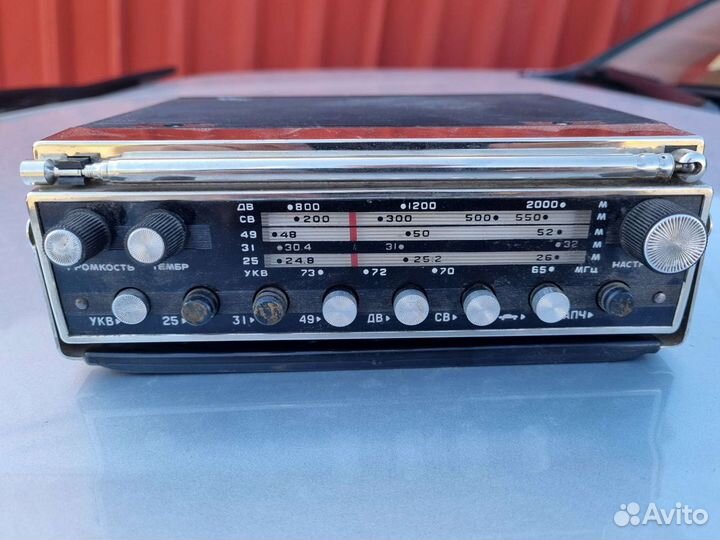 Радиоприемник старинный