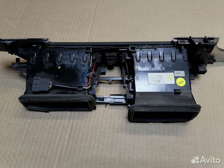 Решетка приточного воздуха центральная Аudi A7, VA