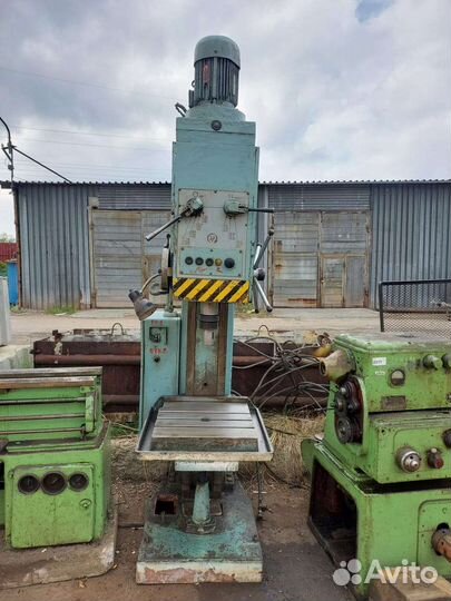 Сверлильный станок 2н135