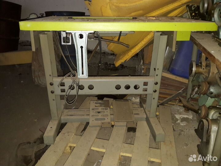 Промышленные швейные машинки со столом