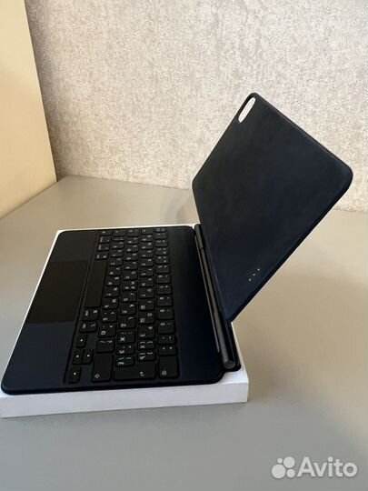 Чехол клавиатура для iPad pro 11