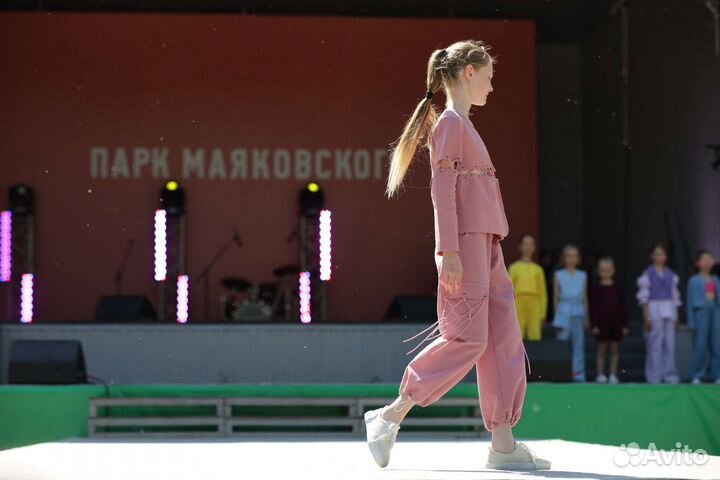 Летний костюм на девочку 134-146