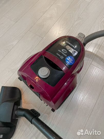 Пылесос бу samsung Air track 1600w sc4520