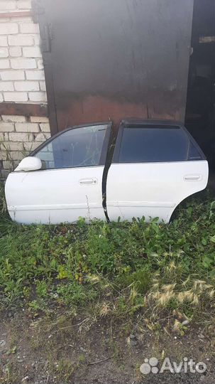 Двери левые toyota corolla sprinter 110