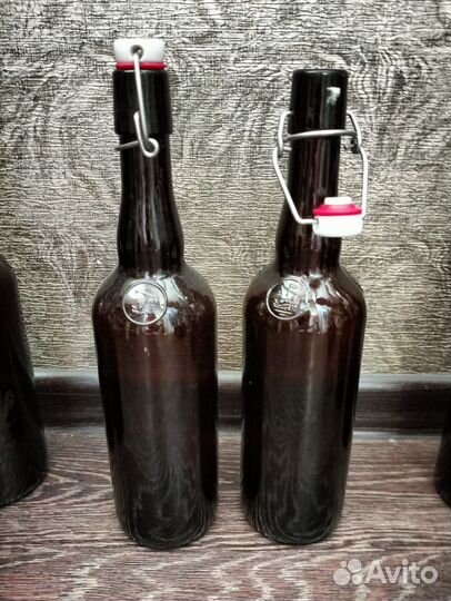Бутылки стеклянные с пробкой