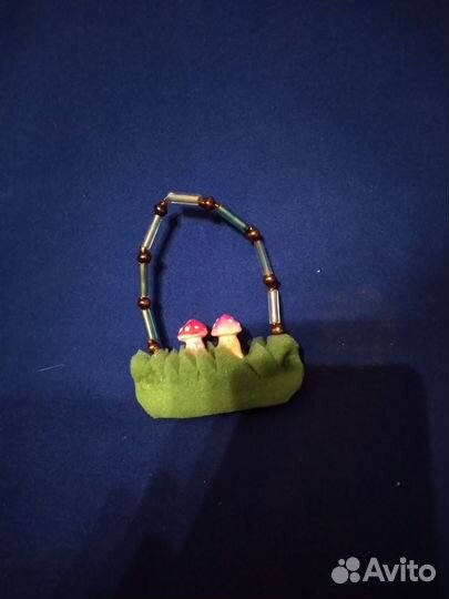 Елочная игрушка грибы в корзине антиквариат