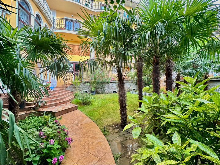 Дом 520 м² на участке 8 сот.