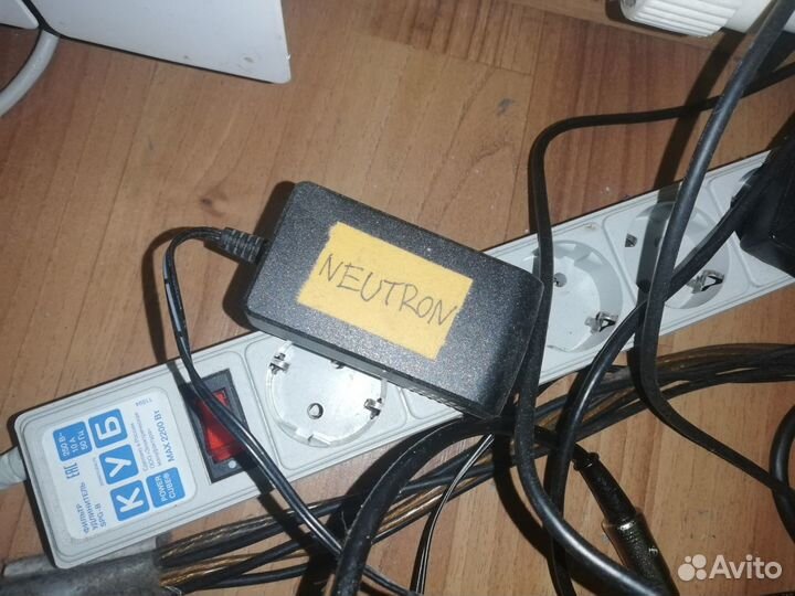 Аналоговый синтезатор Behringer Neutron