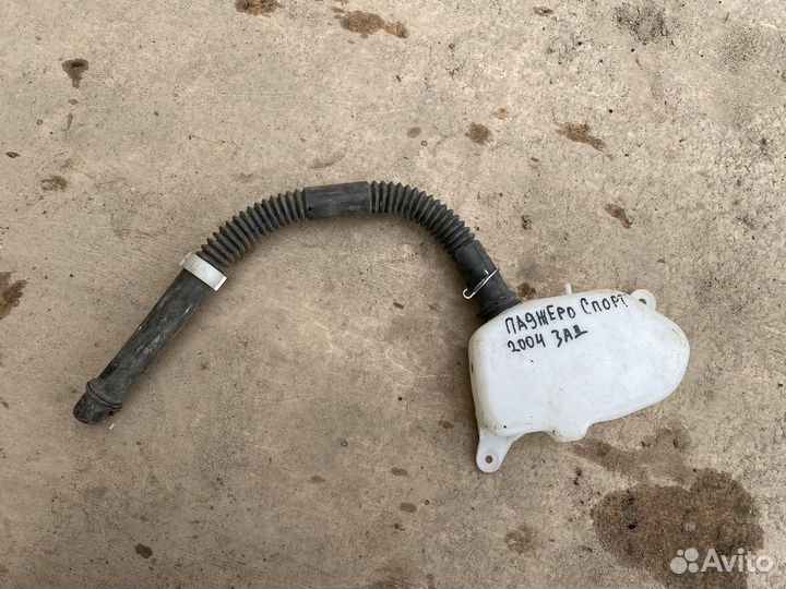 Бачок омывателя заднего стекла Pajero Sport 1