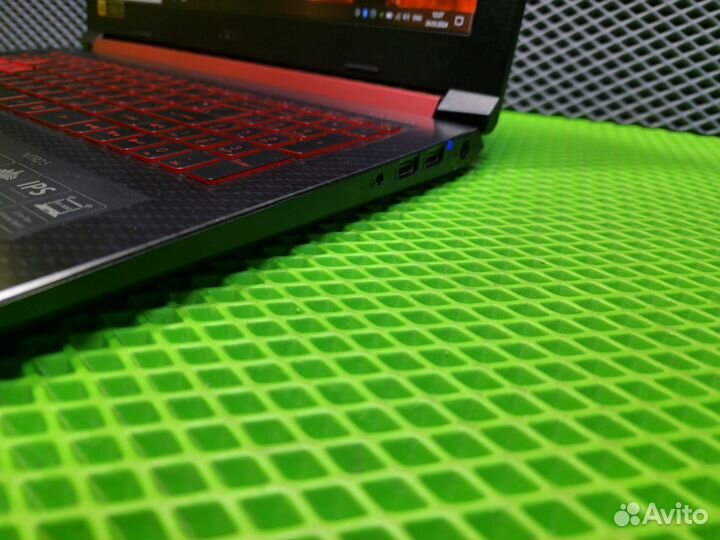 Ноутбук Acer nitro i5-8300H на GTX 1050 4Gb
