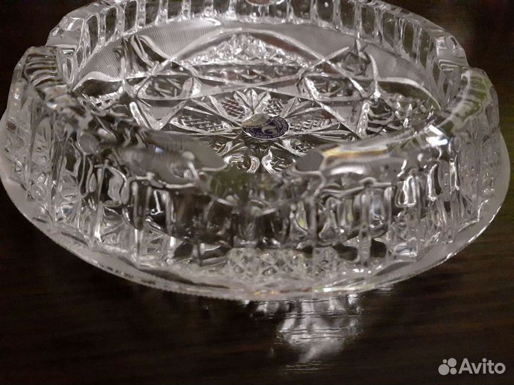 Хрустальная фирменная пепельница