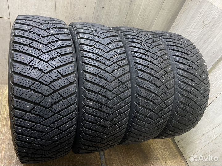 Goodyear UltraGrip Ice Arctic SUV 235/55 R19