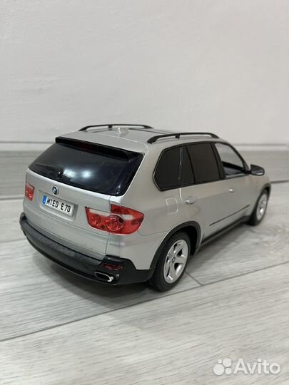Машинка на пульте управления BMW