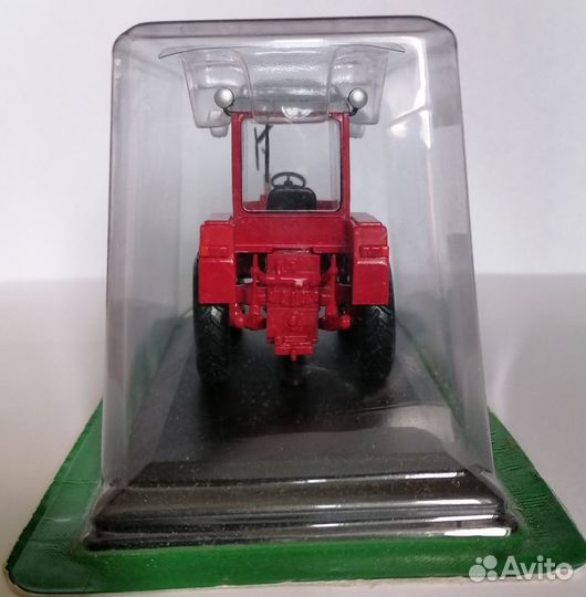 Модель трактора 1:43