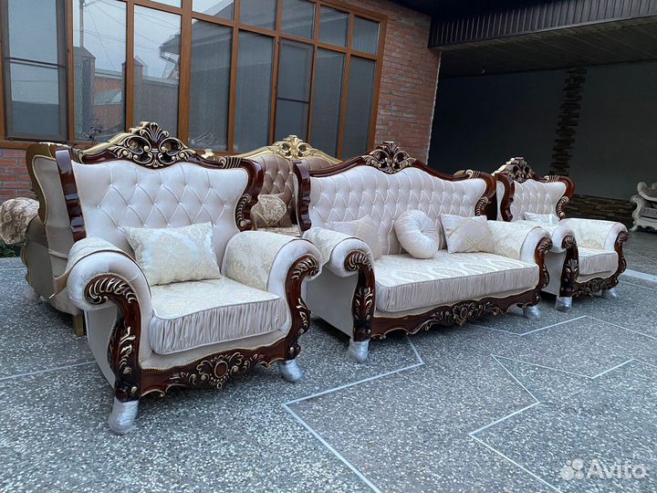 Диван Королевский
