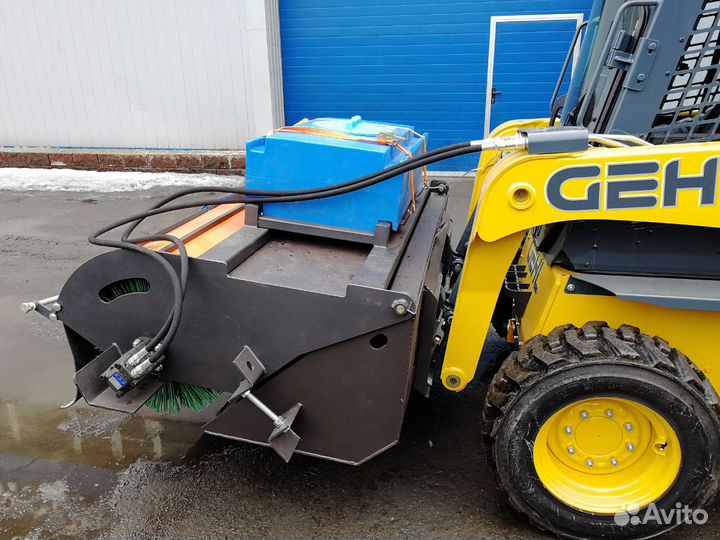 Щетка с задним бункером для мини-погрузчика