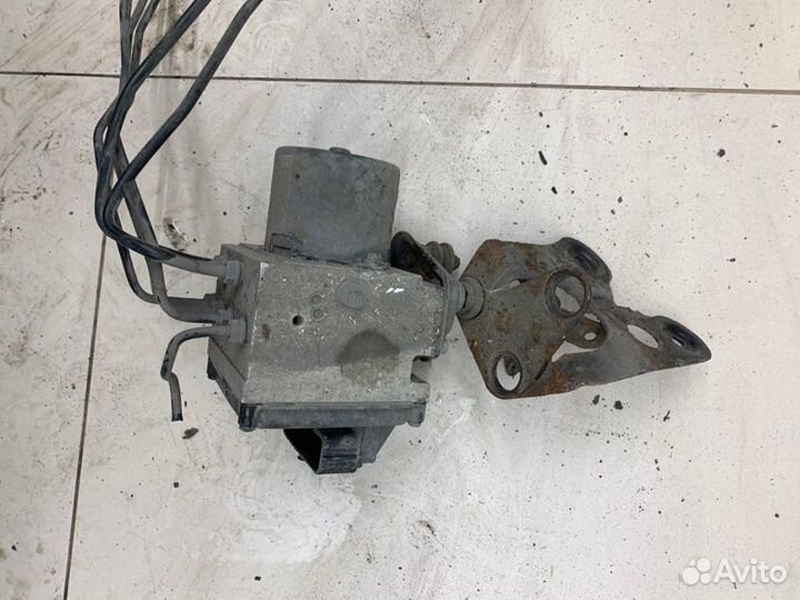 Блок abs Volkswagen Passat B6 седан BVY 2.0 бензин