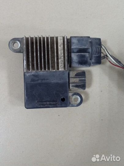 Блок управления вентилятором Toyota Corolla E150