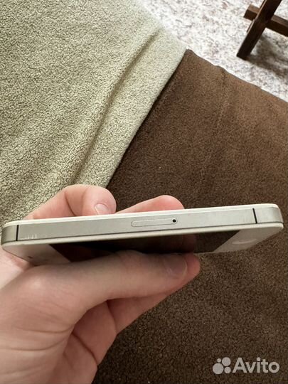 iPhone 4S, 16 ГБ