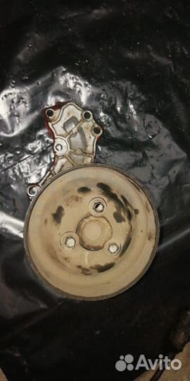 Насос водяной помпа \ корпус помпы VW Golf Passat