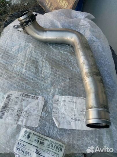 Vw sharan 2005 труба интеркулера 7M3145958A