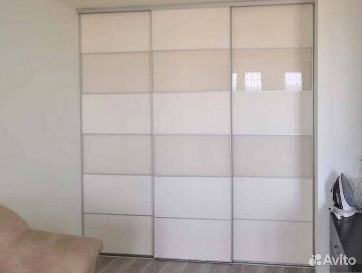 Раздвижная перегородка с матовым стеклом