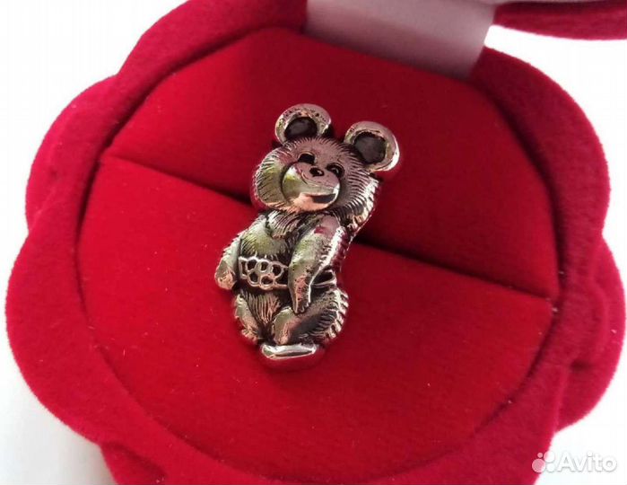 Знак, значок серебро 925. Олимпийский мишка. Спорт