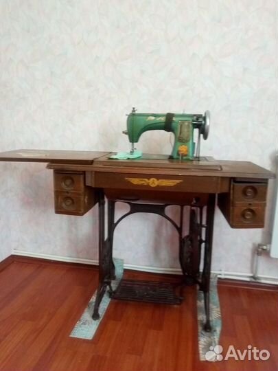 Швейная машина зингер ножная