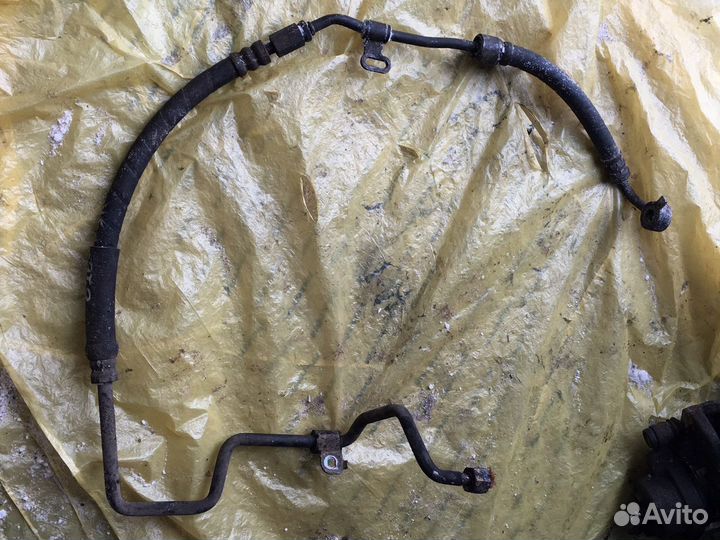 Трубка гур Mazda 626 GE 91-97 гг