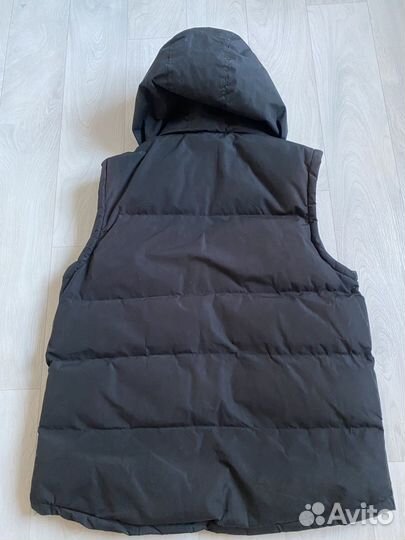 Жилет мужской утепленный с капюшоном