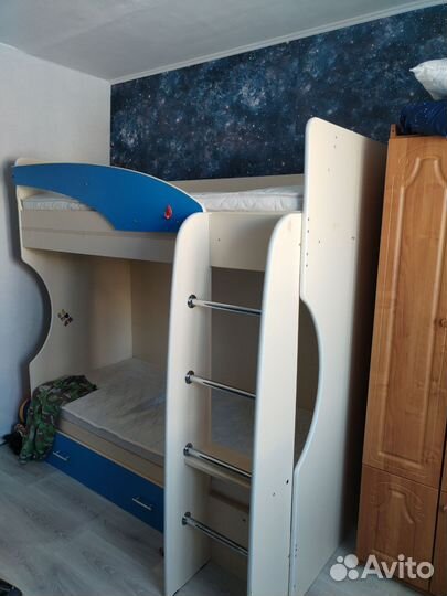 Двухъярусная кровать бу с матрасами