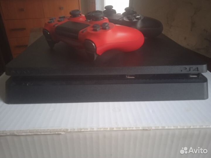 Sony playstation 4 slim
