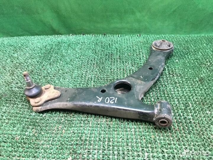 Рычаг подвески передний правый Toyota Corolla E120