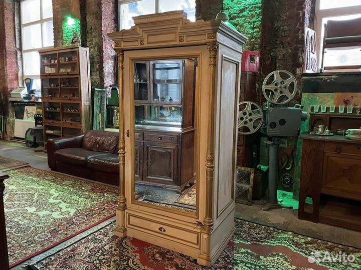 Шкаф старинный
